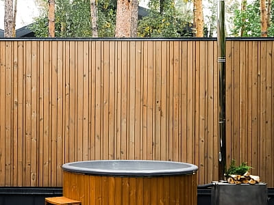 гарячий чан в заміському комплексі DOM у Київській області