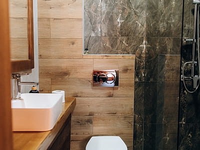 простора садиба для великих компаній в заміському комплексі «Грінвіч» в селі Залужжя, за кілька десятків хвилин їзди від Тернополя