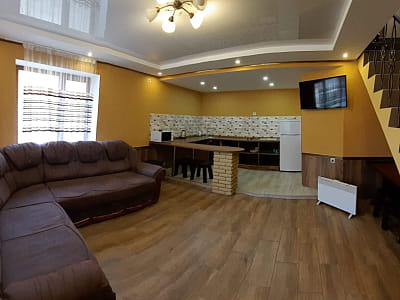 номери та котеджі в заміському комплексі «Хрещатик» у Черкаській області на березі річки Рось у місці її впадіння в Дніпро