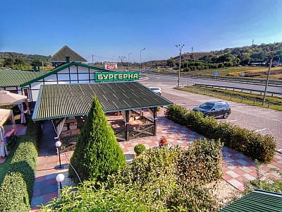 Готельно-ресторанний SPA-комплекс «Лубенська Слобода» розташований у мальовничому куточку Полтавщини, лише за два кілометри від історичного міста Лубни. 