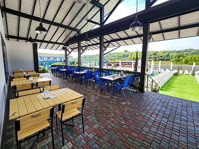 Готельно-ресторанний SPA-комплекс «Лубенська Слобода» розташований у мальовничому куточку Полтавщини, лише за два кілометри від історичного міста Лубни. 