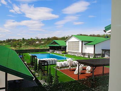 Готельно-ресторанний SPA-комплекс «Лубенська Слобода» розташований у мальовничому куточку Полтавщини, лише за два кілометри від історичного міста Лубни. 