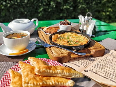 страви ресторану в заміському комплексі «Лубенська Слобода» у мальовничому куточку Полтавщини, лише за два кілометри від історичного міста Лубни