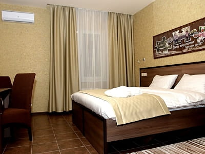 готельні номери в заміському комплексі «Лубенська Слобода» у мальовничому куточку Полтавщини, лише за два кілометри від історичного міста Лубни