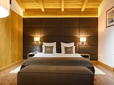 номери та котеджі в заміському комплексі «Мис Доброї Надії» в селі Глоди Полтавської області на березі річки Ворскла