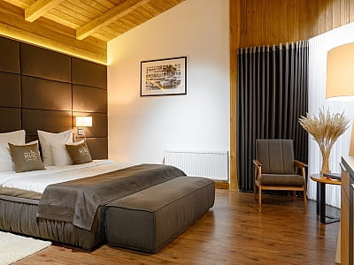 номери та котеджі в заміському комплексі «Мис Доброї Надії» в селі Глоди Полтавської області на березі річки Ворскла