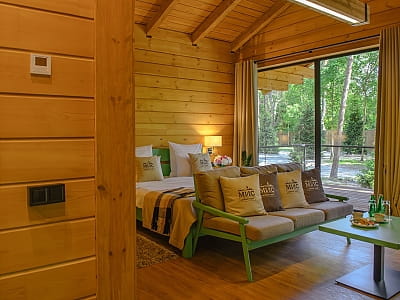 номери та котеджі в заміському комплексі «Мис Доброї Надії» в селі Глоди Полтавської області на березі річки Ворскла