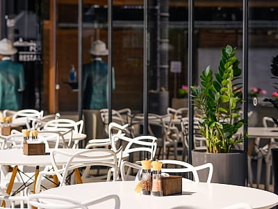 ресторан в заміському комплексі «Мис Доброї Надії» в селі Глоди Полтавської області на березі річки Ворскла