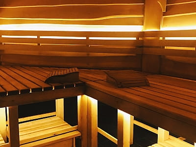 лазня в заміському комплексі «Мис Доброї Надії» в селі Глоди Полтавської області на березі річки Ворскла