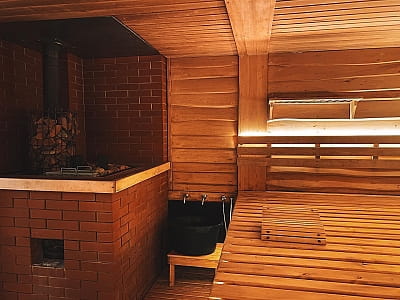 лазня в заміському комплексі «Мис Доброї Надії» в селі Глоди Полтавської області на березі річки Ворскла