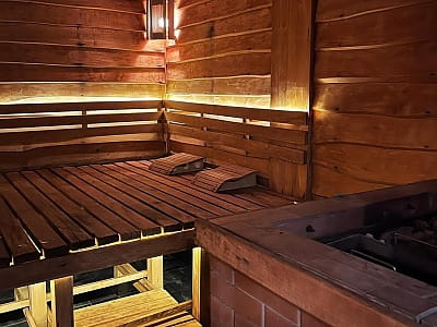 лазня в заміському комплексі «Мис Доброї Надії» в селі Глоди Полтавської області на березі річки Ворскла