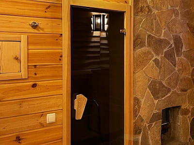 лазня в заміському комплексі «Мис Доброї Надії» в селі Глоди Полтавської області на березі річки Ворскла