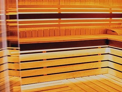 лазня в заміському відпочинковому комплексі «Оазис Пляж» на набережній Івачівського ставу неподалік Тернополя