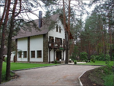 готель в заміському комплексі «Перший Кордон» в селі Медведівка Черкаської області