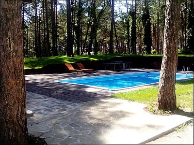 літній басейн в заміському комплексі «Перший Кордон» в селі Медведівка Черкаської області