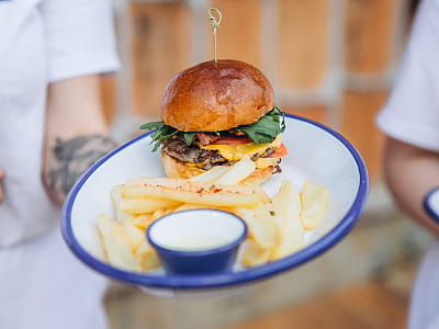 страви ресторану в комплексі відпочинку «Пляж» в місті Тернопіль 