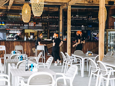 ресторан-бар в комплексі відпочинку «Пляж» в місті Тернопіль 