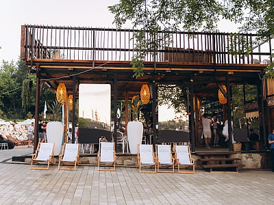 ресторан-бар в комплексі відпочинку «Пляж» в місті Тернопіль 