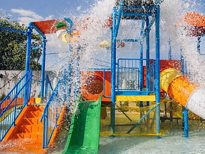 дитячі водяні атракціони в комплексі відпочинку «Пляж» в місті Тернопіль 