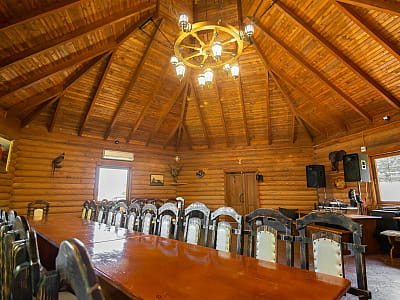 Банкетні зали в заміському комплексі «Рожевий слон» в Кіровоградській області