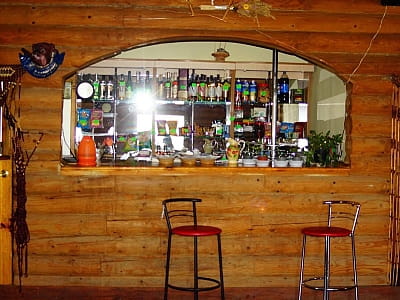 Заміський комплекс «Рожевий слон» — це вдале поєднання природи, зручного розташування та різноманітних можливостей для відпочинку. 