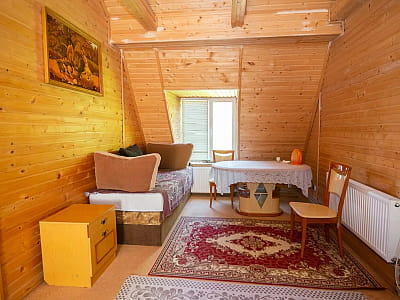 будиночки в заміському комплексі «Рожевий слон» в Кіровоградській області