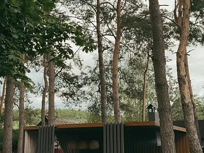 Смерекова Хата — це заміський відпочинковий комплекс, розташований у селі Кімната Тернопільської області, неподалік міста Кременець. 