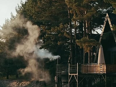 чани джакузі в заміському комплексі "Смерекова Хата" в селі Кімната Тернопільської області