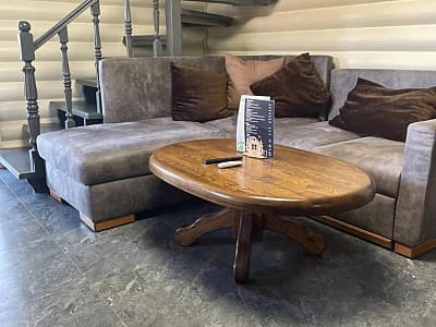 котеджі для великих компаній, окремі будинки, сімейні номери та будиночки на березі озера з панорамними вікнами в заміському комплексі "Смерекова Хата" в селі Кімната Тернопільської області