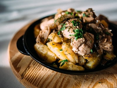 страви ресторану «М’ята & Мед» в заміському комплексі "Смерекова Хата" в селі Кімната Тернопільської області