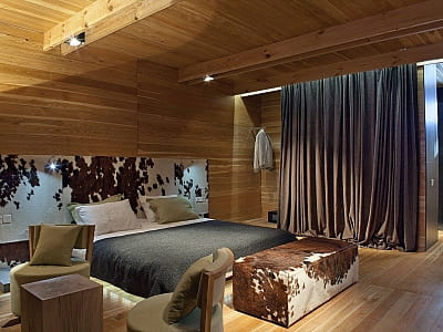 номери у корпусі, просторі котеджі, затишні шале та вілли у заміському комплексі Verholy Relax Park у селі Соснова Полтавської області