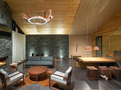 номери у корпусі, просторі котеджі, затишні шале та вілли у заміському комплексі Verholy Relax Park у селі Соснова Полтавської області