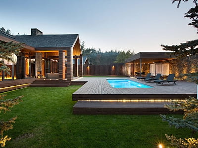 літній відкритий басейн в заміському комплексі Verholy Relax Park в селі Соснова Полтавської області