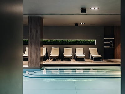 критий басейн в SPA в заміському комплексі Verholy Relax Park в селі Соснова Полтавської області