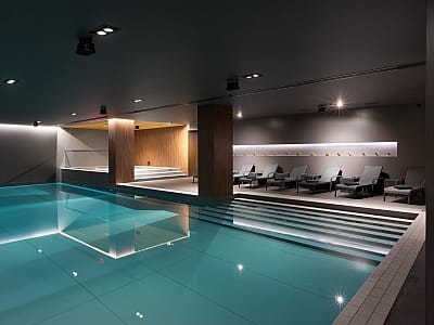 критий басейн в SPA в заміському комплексі Verholy Relax Park в селі Соснова Полтавської області