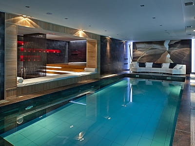 критий басейн в SPA в заміському комплексі Verholy Relax Park в селі Соснова Полтавської області