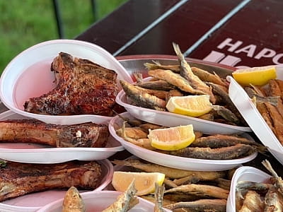 страви на мангалі в заміському комплексі Зелена садиба Ділієва в місті Олександрія