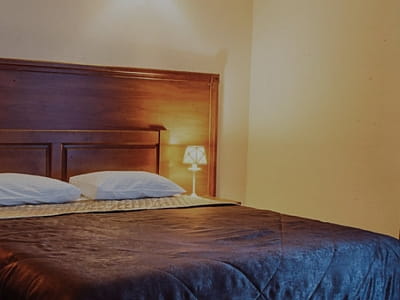 Номери готелю в готельно-ресторанному комплексі «Златогор» у зеленій зоні міста Лубни