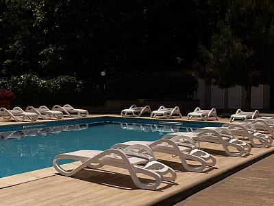 Готельно-ресторанний комплекс «Златогор» — це затишне місце для відпочинку серед зелені, де поєднуються тиша, природна гармонія та якісний сервіс. 