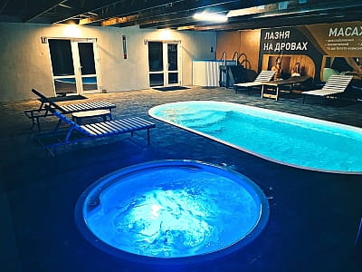 лазня в заміському комплексі для сімейного відпочинку Bereg Holiday Park на мальовничому березі, де відкриваються краєвиди на водну гладь Дніпра та Ворскли