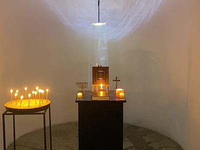 Музей Ідей у Львові — жива галерея та мистецька лабораторія, де ідеї не зберігаються мовчки за вітринами, а народжуються, розвиваються й перетворюються на події, виставки та проєкти