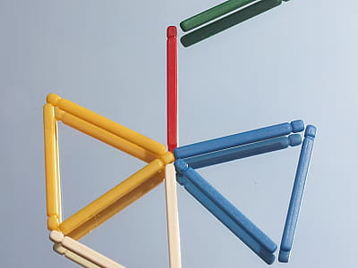 Музей Ідей у Львові — жива галерея та мистецька лабораторія, де ідеї не зберігаються мовчки за вітринами, а народжуються, розвиваються й перетворюються на події, виставки та проєкти