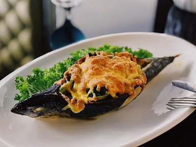 страви ресторану в заміському комплексі «Потоки Хауз» у мальовничому куточку Полтавщини, на березі річки Дніпро, в селі Кам'яні Потоки неподалік від Кременчука.