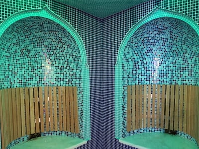 трав’яна лазня в заміському комплексі «Потоки Хауз» у мальовничому куточку Полтавщини, на березі річки Дніпро, у селі Кам’яні Потоки поблизу Кременчука.