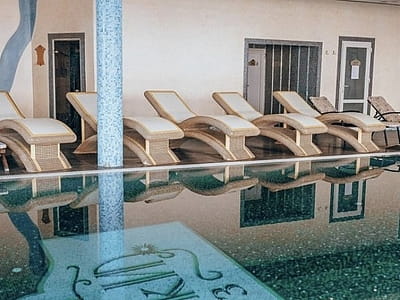 SPA в заміському комплексі «Потоки Хауз» у мальовничому куточку Полтавщини, на березі річки Дніпро, у селі Кам’яні Потоки поблизу Кременчука.