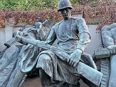 колекція радянського монументального мистецтва в меморіальному музеї тоталітарних режимів «Територія Терору» у Львові