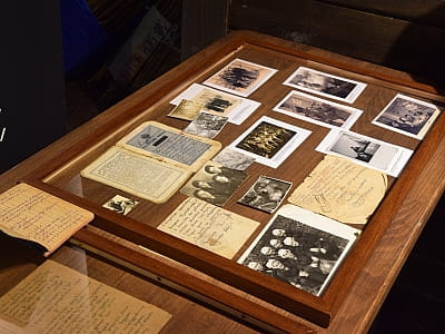 фотографії в меморіальному музеї тоталітарних режимів «Територія Терору» у Львові