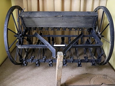 нікальні пам’ятки історії, археології, природи та мистецтва, що відображають розвиток краю від прадавніх часів до сучасності у центральноукраїнському обласному краєзнавчому музеї у Кропивницькому