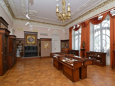 нікальні пам’ятки історії, археології, природи та мистецтва, що відображають розвиток краю від прадавніх часів до сучасності у центральноукраїнському обласному краєзнавчому музеї у Кропивницькому