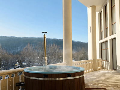 Чан в заміському комплексі ARDEN PALACE Medical Resort & SPA в селищі Сатанів Хмельницької області